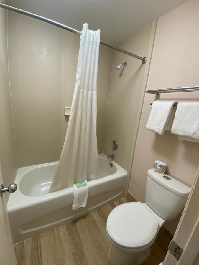 Regency Inn Fern Park ภายนอก รูปภาพ