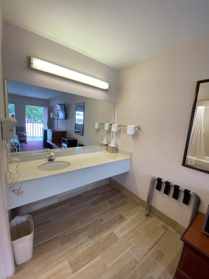 Regency Inn Fern Park ภายนอก รูปภาพ