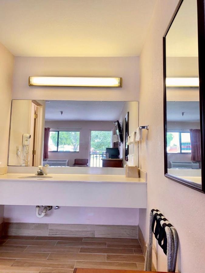 Regency Inn Fern Park ภายนอก รูปภาพ